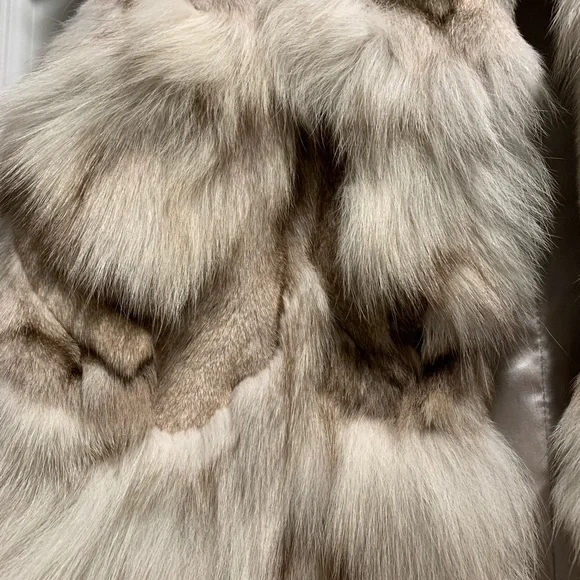 Fox fur vest, size small